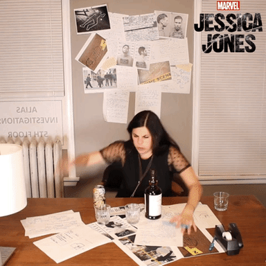 NETFLIX JESSICA JONES: BOOMERANG + CUSTOM SET