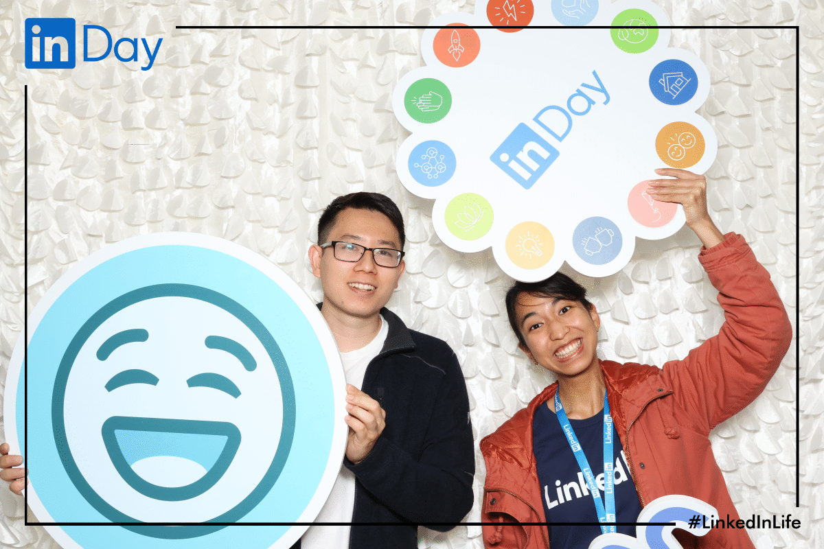 LINKEDIN GIF BOOTH