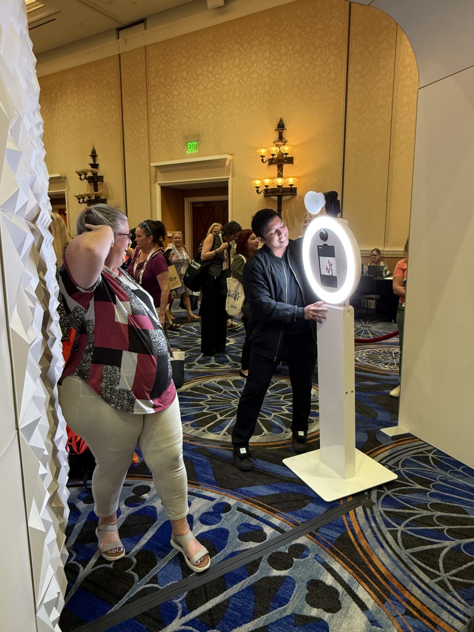 TRADESHOW PHOTO BOOTH RENTAL