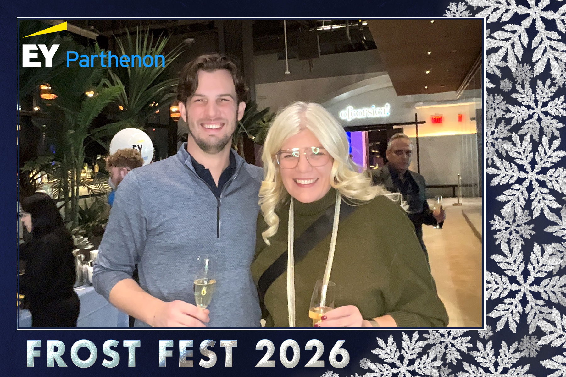 EY ROAMING PHOTOBOOTH