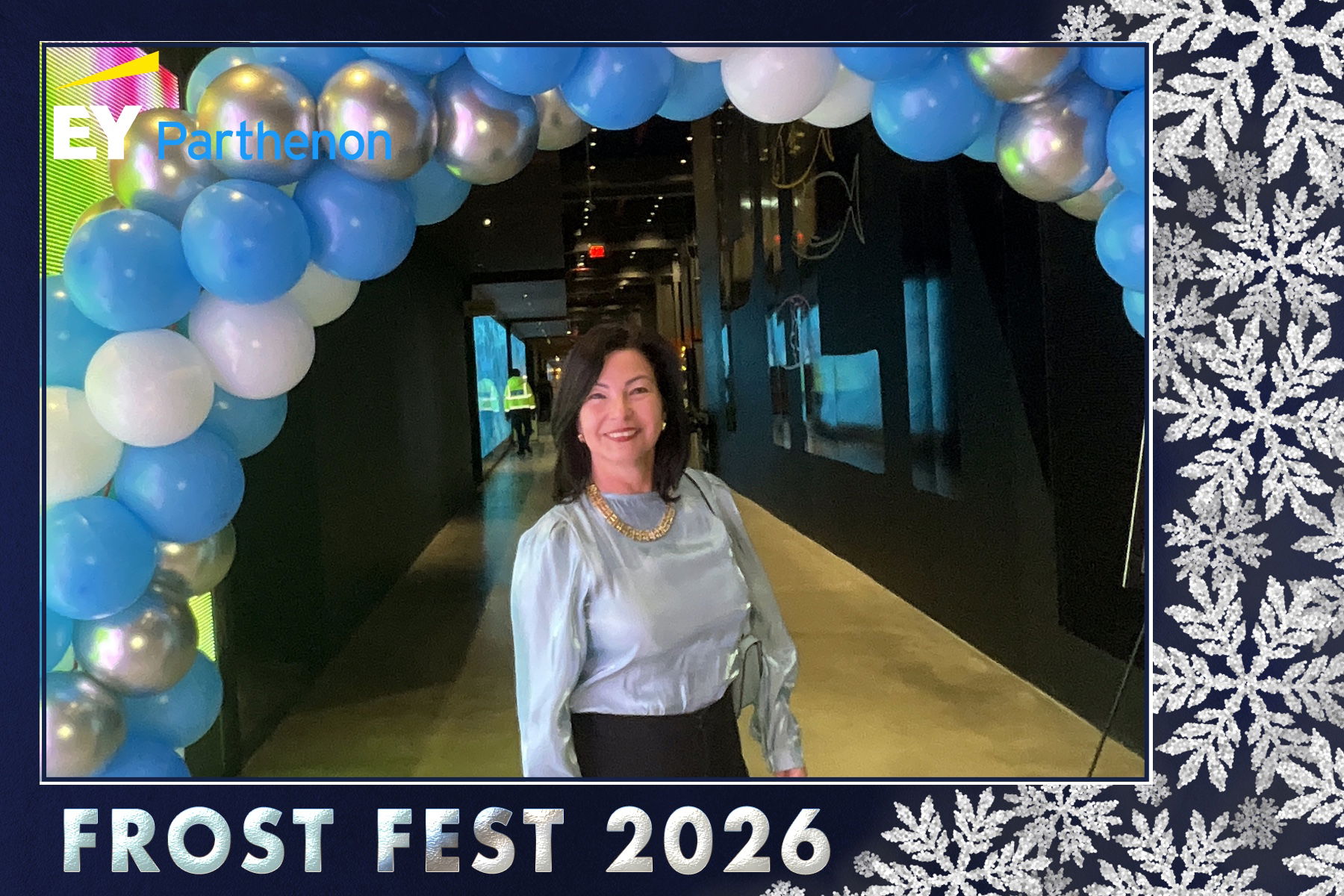 EY ROAMING PHOTOBOOTH