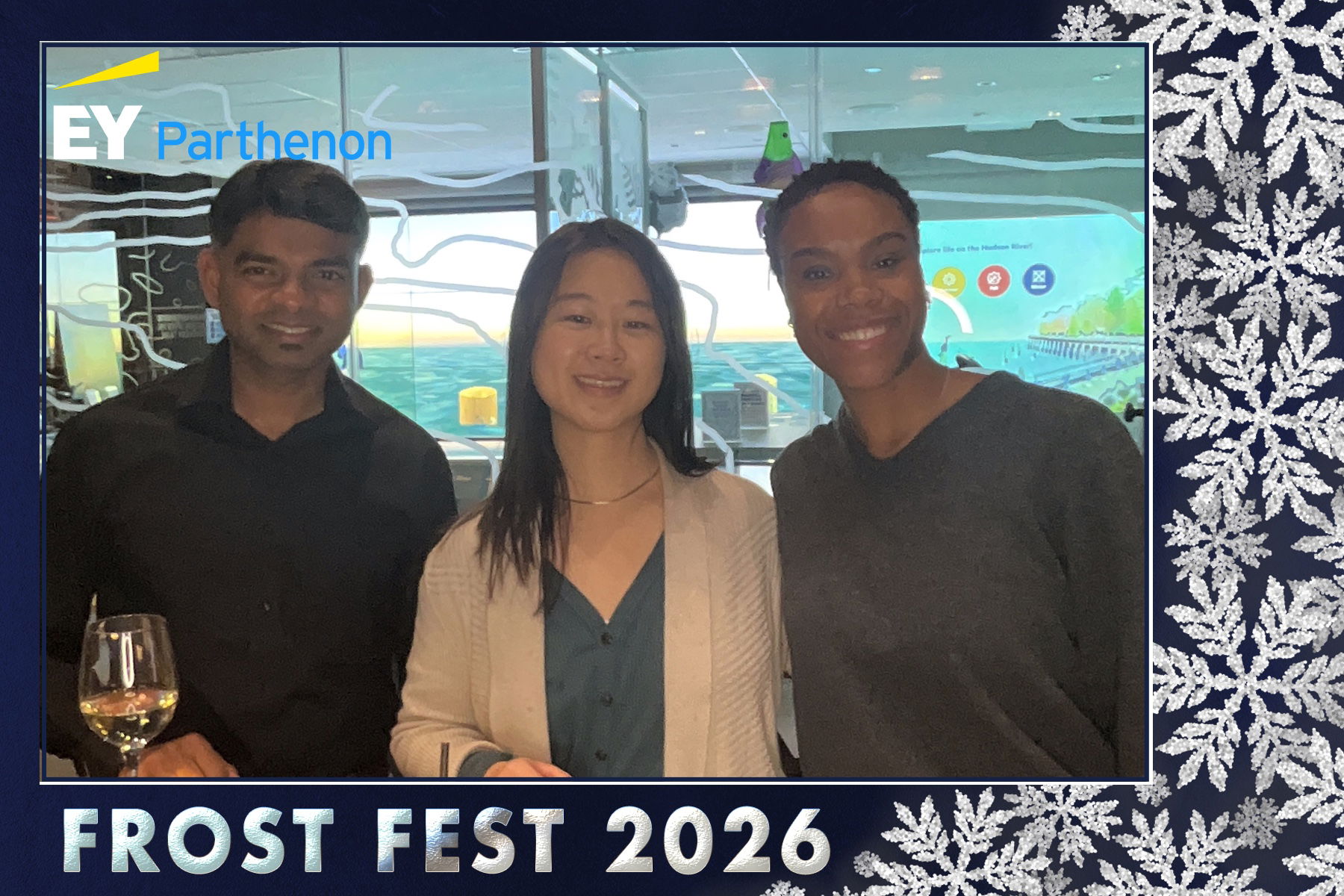 EY ROAMING PHOTOBOOTH