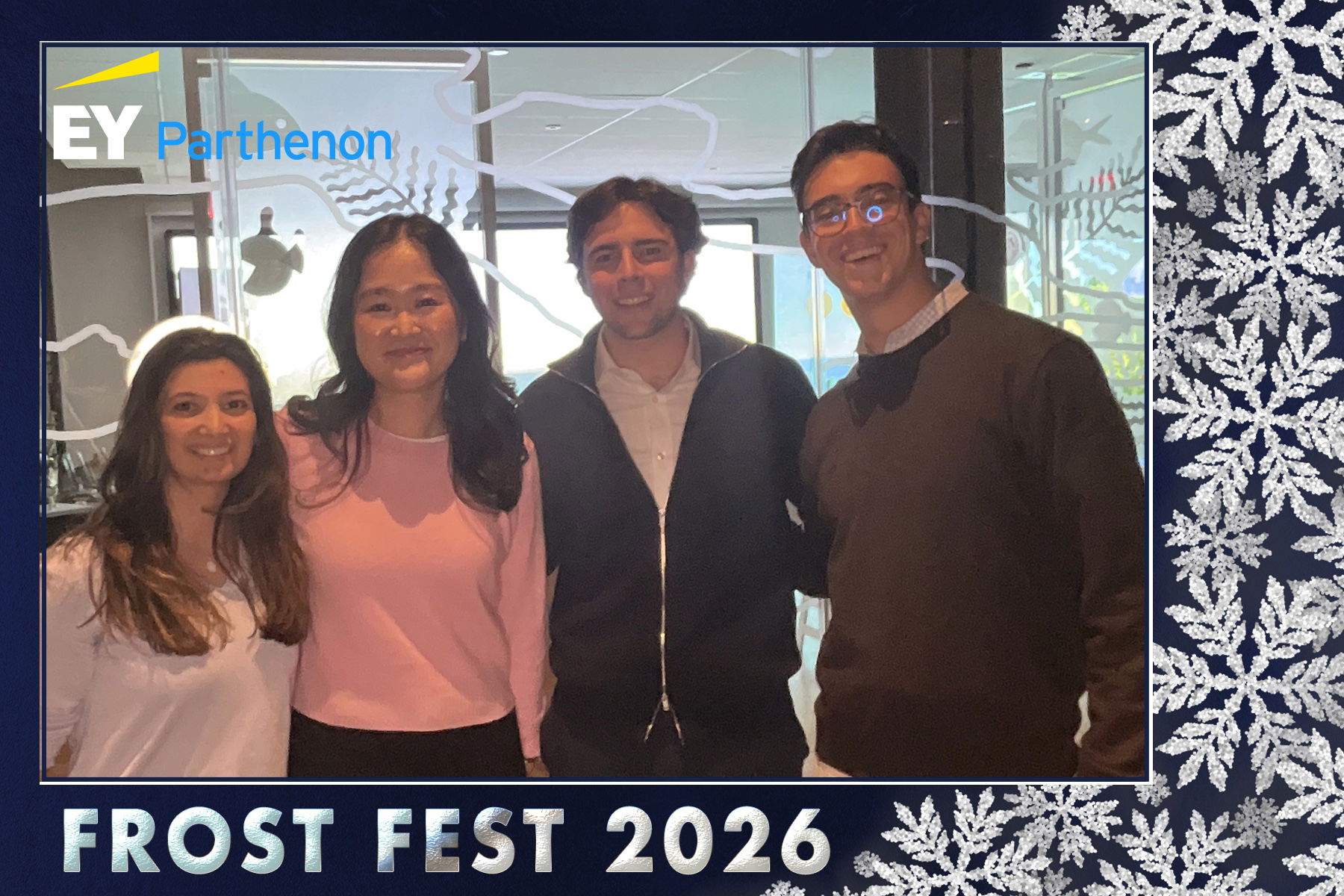 EY ROAMING PHOTOBOOTH