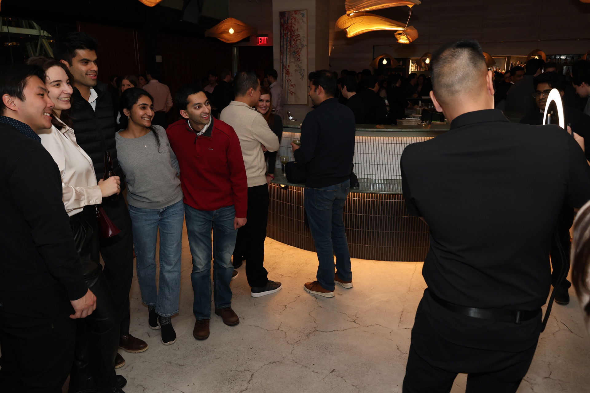 EY ROAMING PHOTOGRAPHER