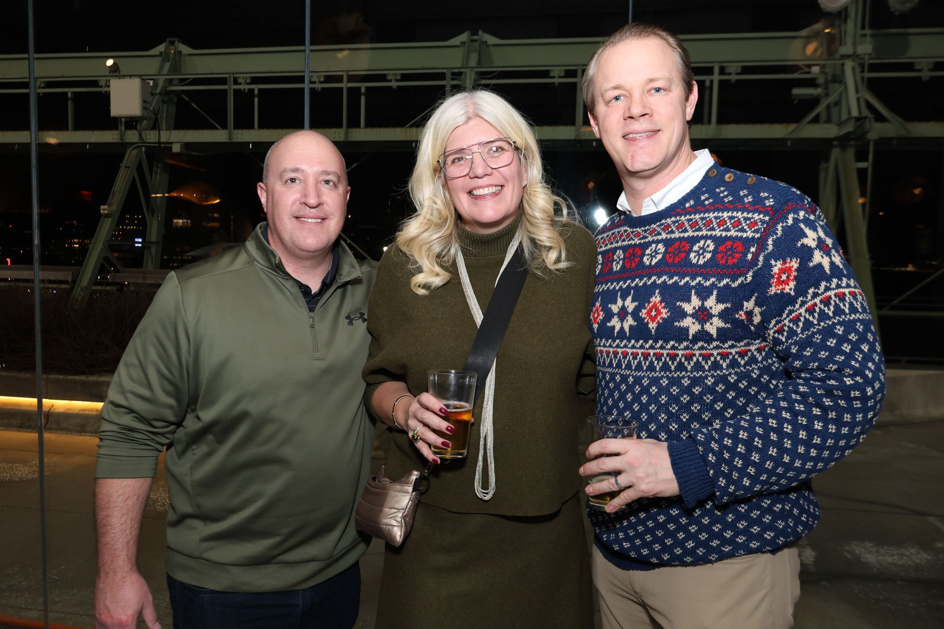 EY ROAMING PHOTOGRAPHER