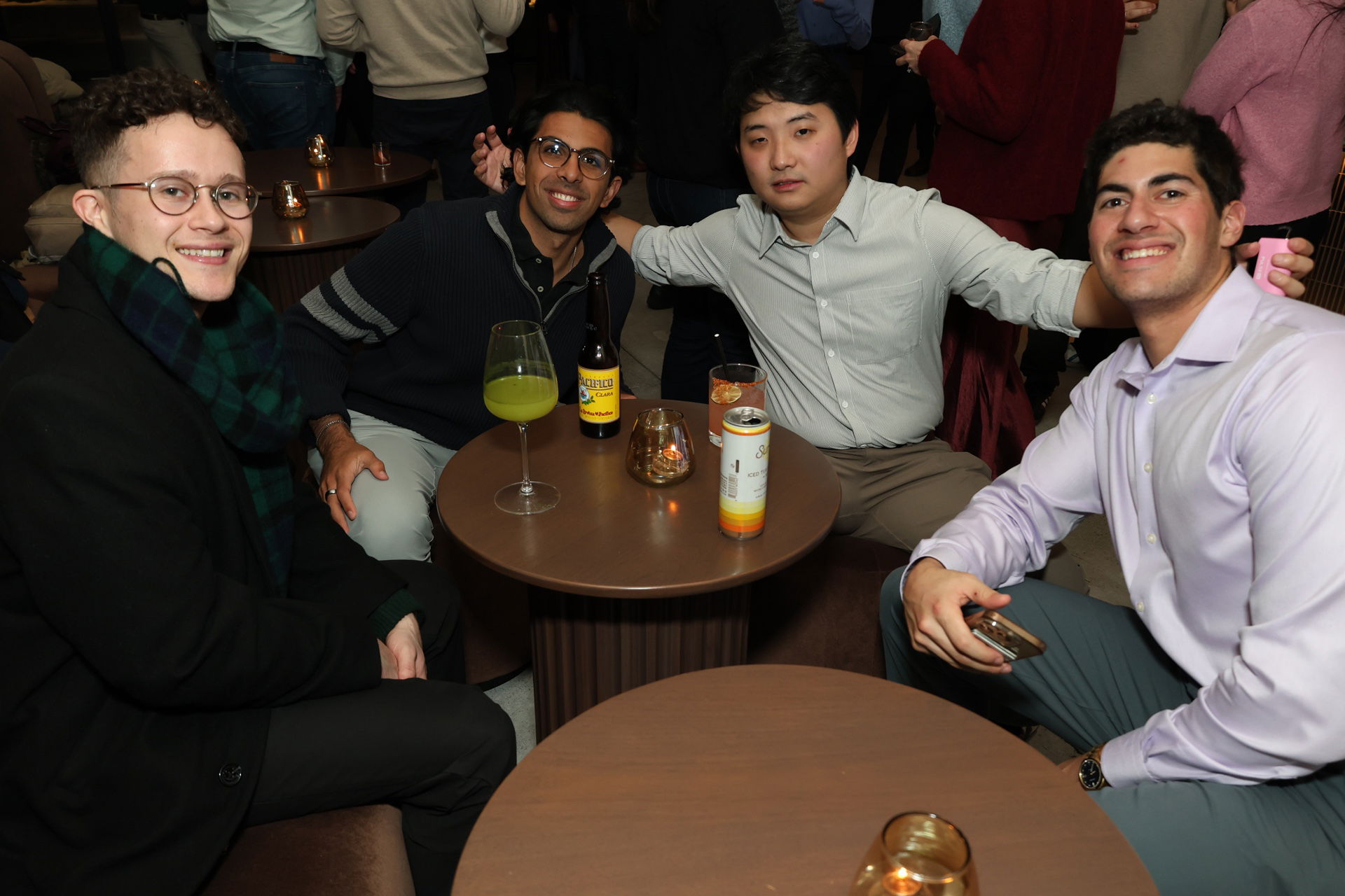 EY ROAMING PHOTOGRAPHER