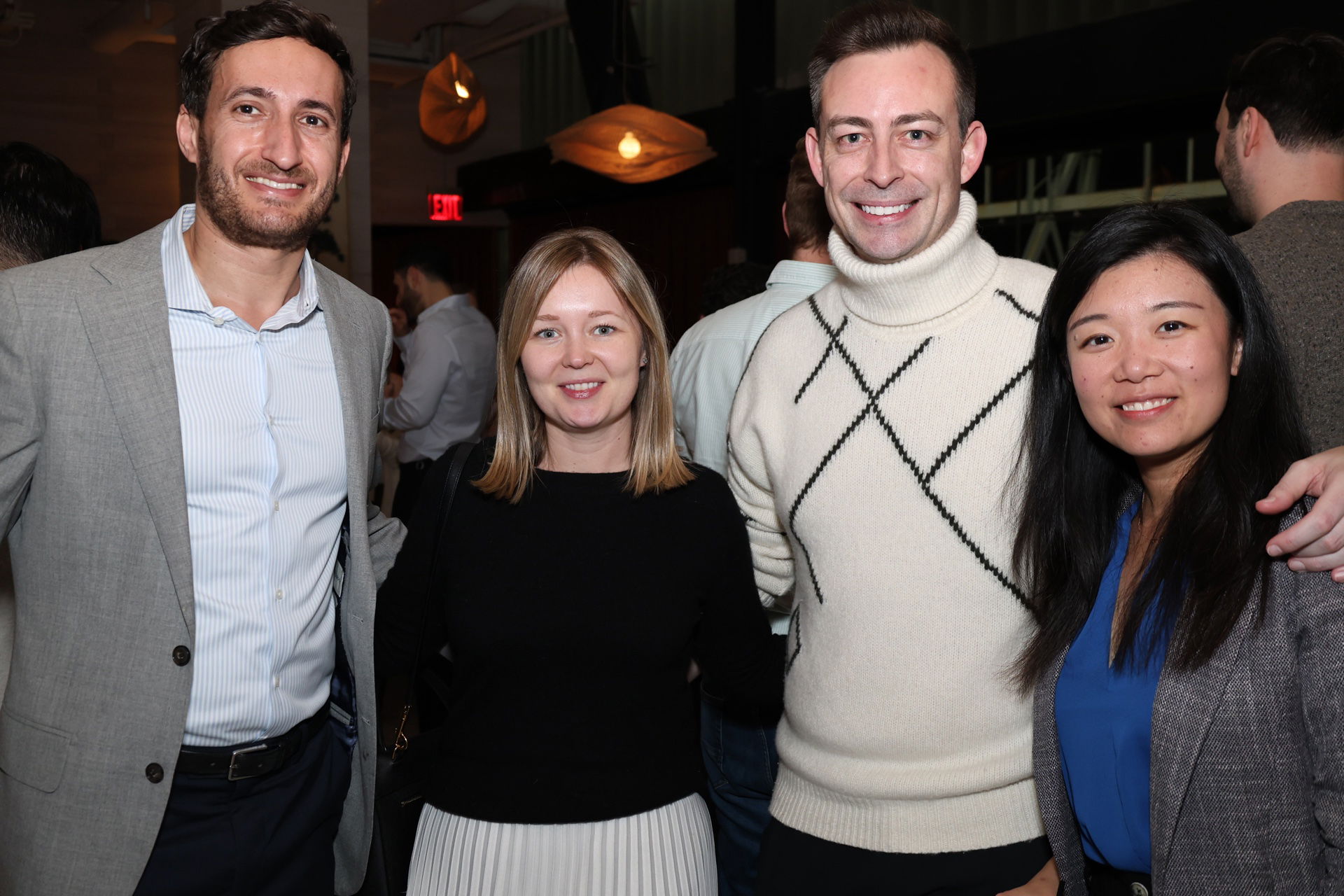 EY ROAMING PHOTOGRAPHER